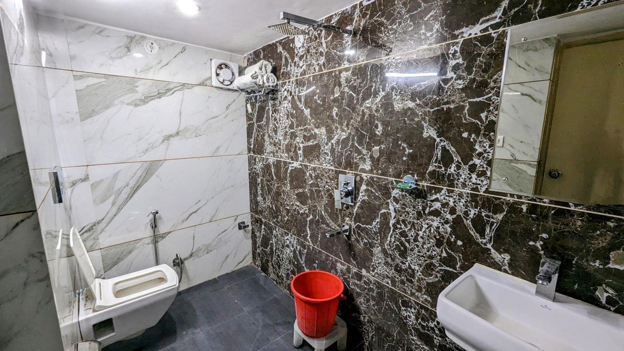 Lecston @yashobhoomi Dwarka Sector - 25 Metro Station Hotel Delhi (National Capital Territory of India)
