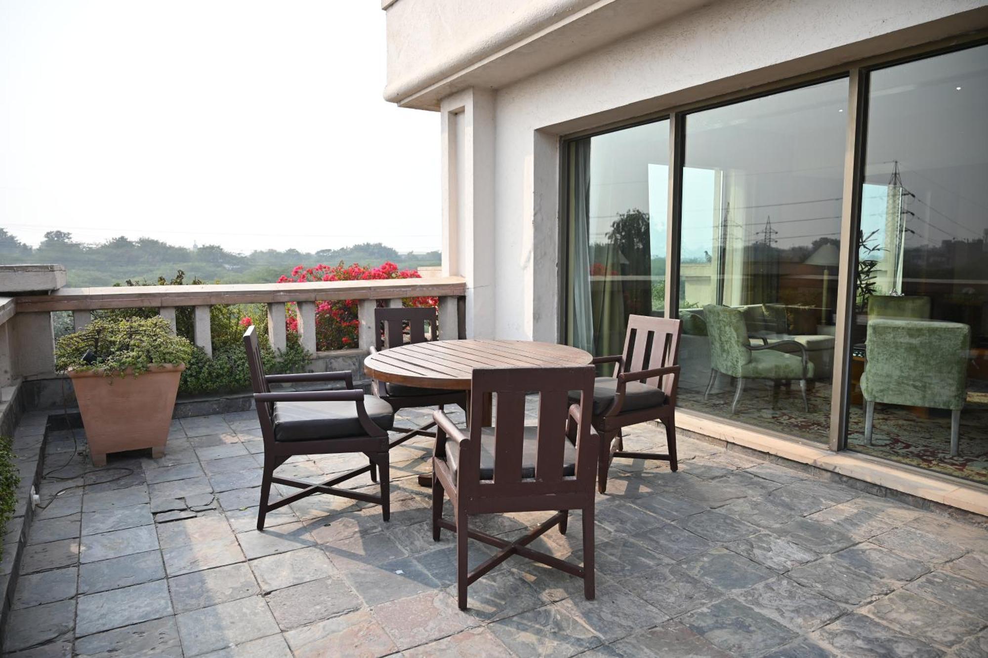 Hotel The Grand New Delhi