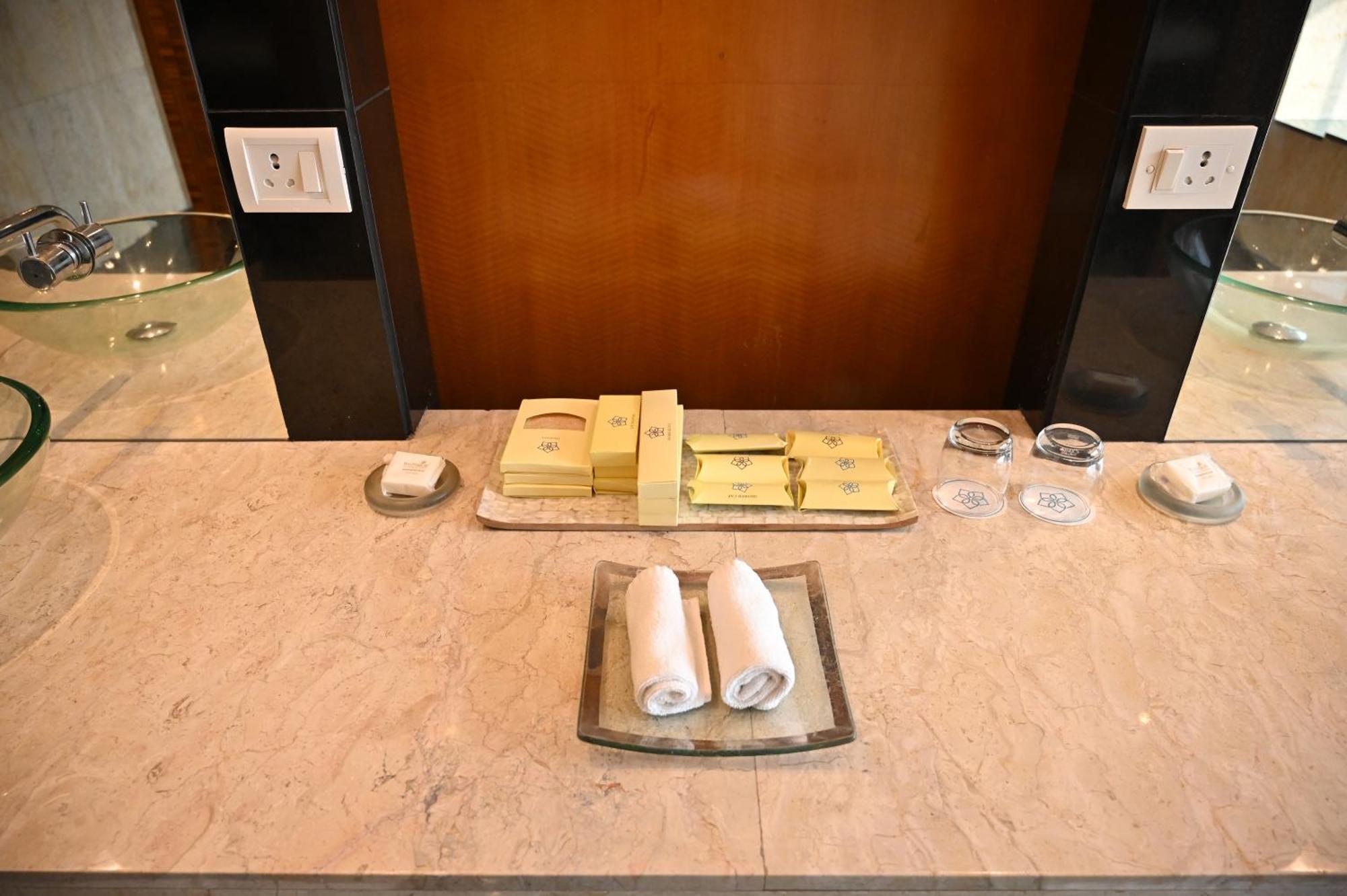 Hotel The Grand 5*