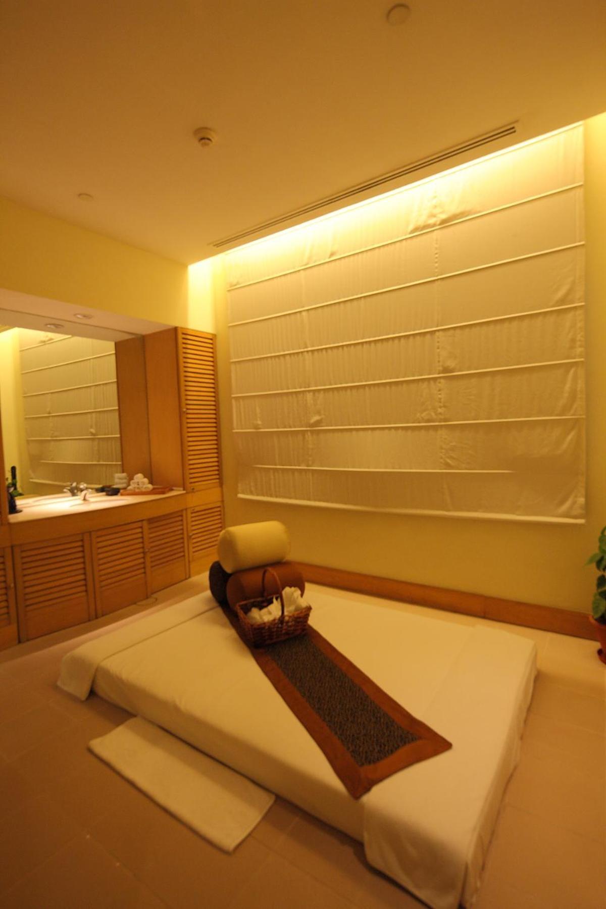 Hotel The Grand