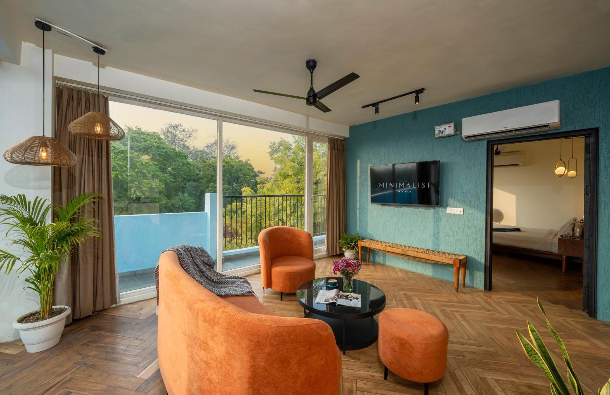 Minimalist Poshtel & 3* Nova Deli