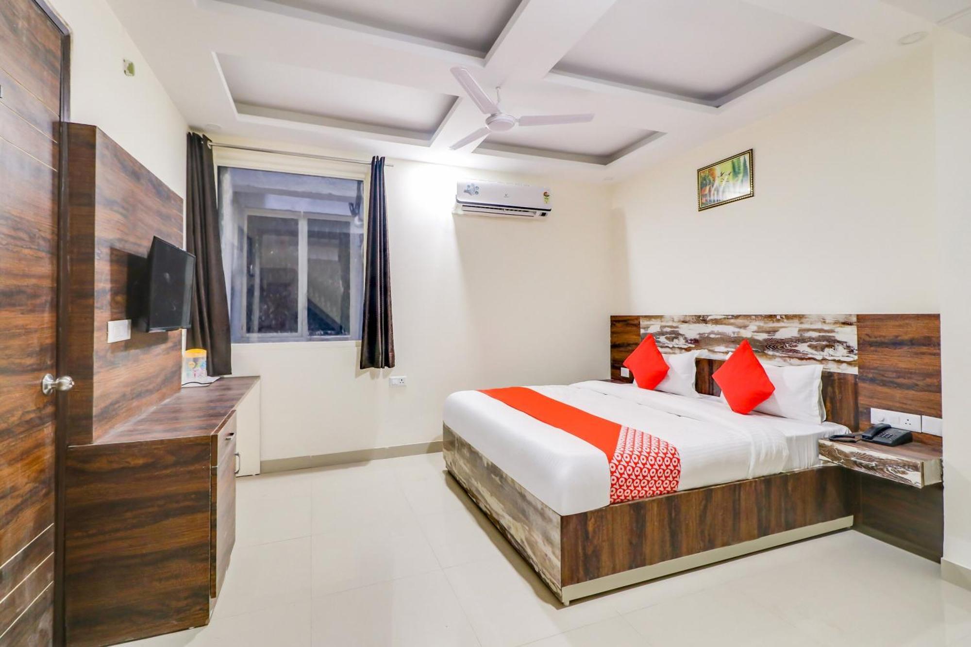 Hotel O Aero 4*