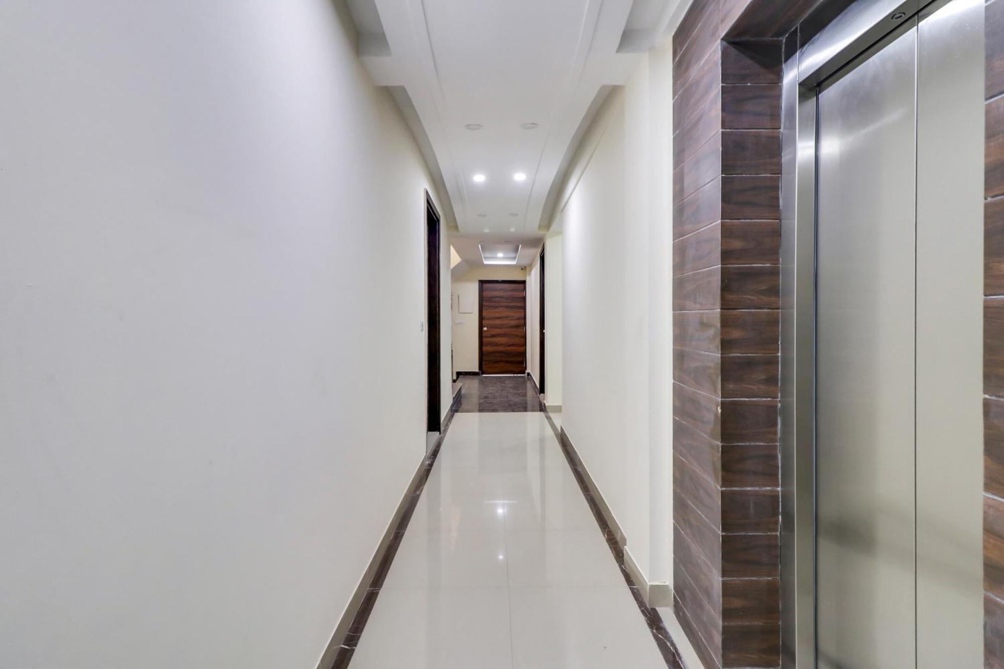 Hotel O Aero 4*