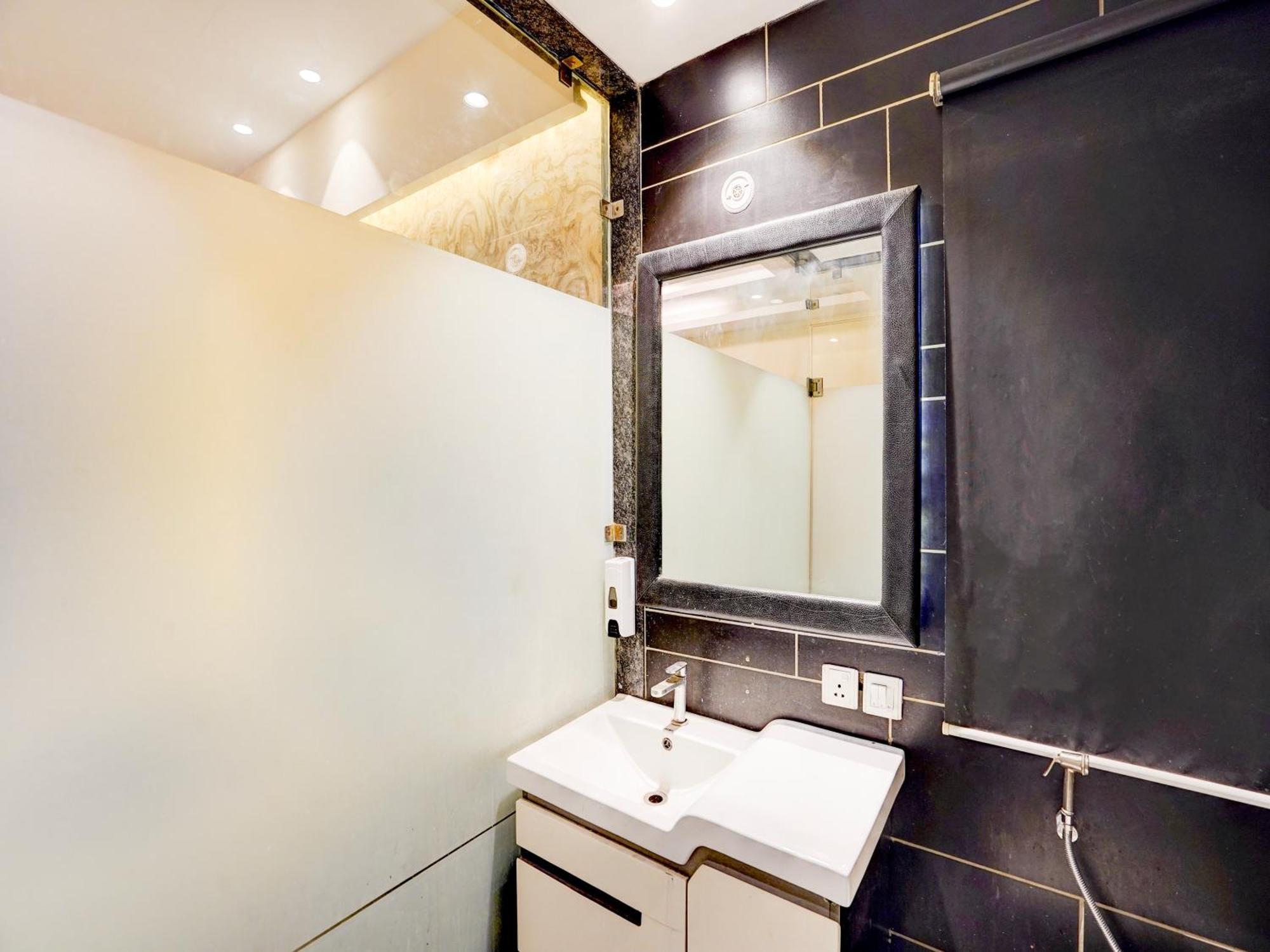 Super Townhouse Pitampura West Enclave Hotel Delhi (National Capital Territory of India)