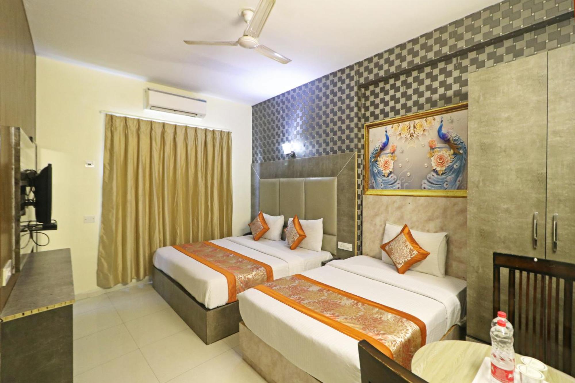 Smart Signature Delhi Airport Hotel 4*