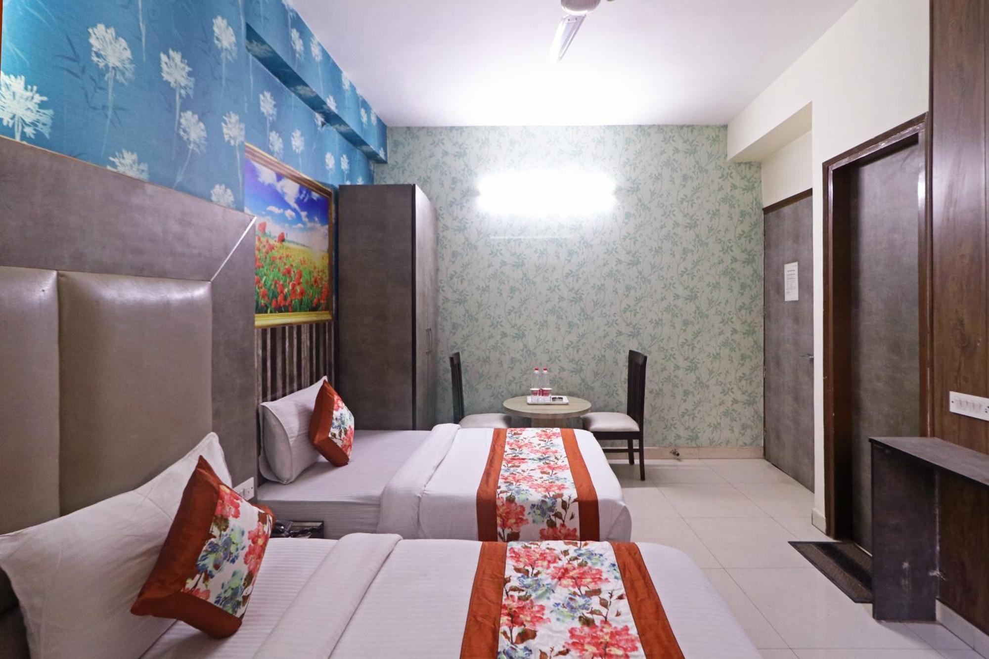 Smart Signature Delhi Airport 4*