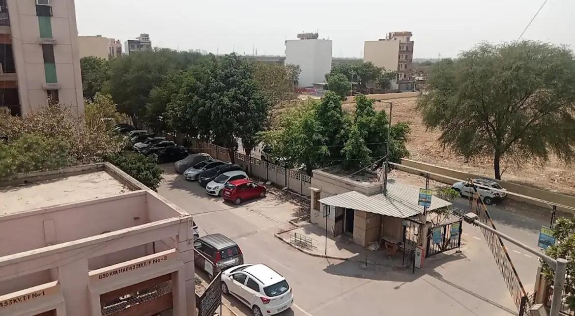 Prime Loc Fully Furnished 1bhk Dwarka Sector 23b Apartment New Delhi