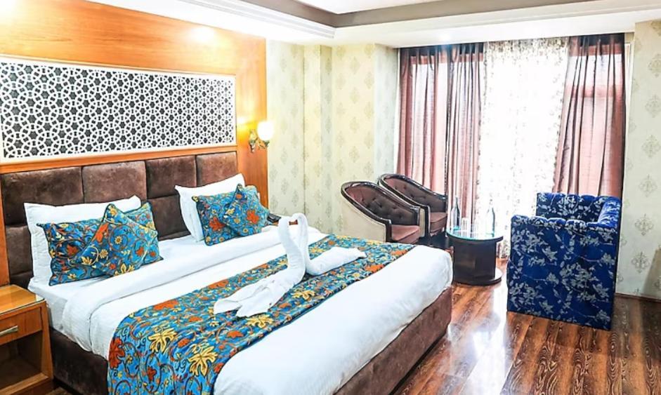 Hotel Plaza Near Igi