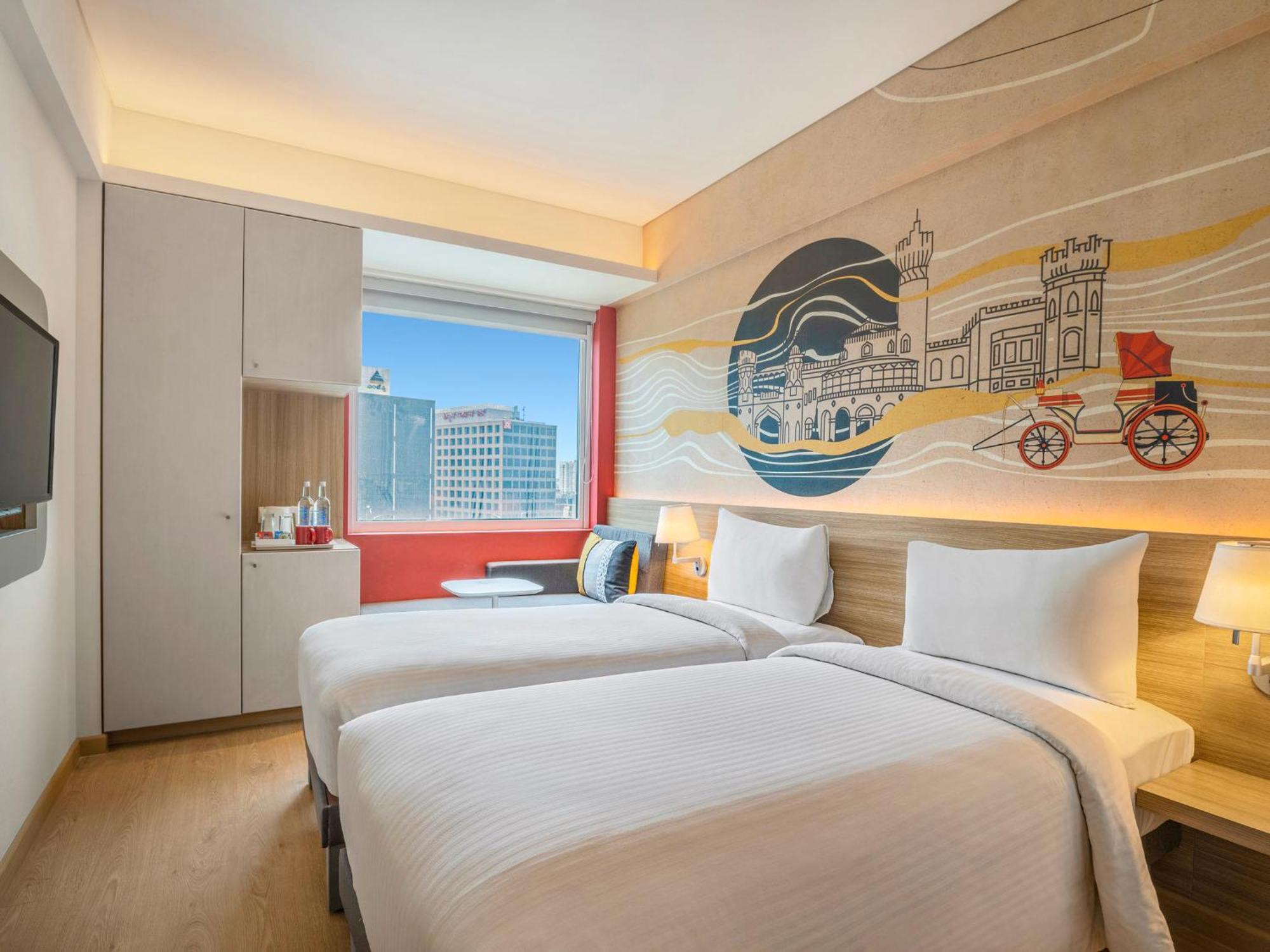 Pacefic Near Delhi Airport 4*