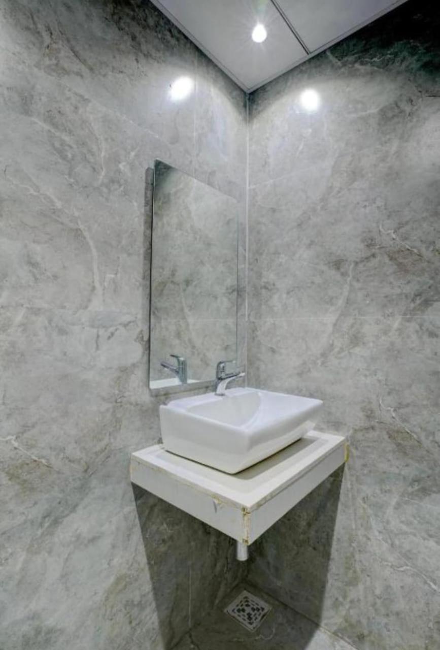 Park Suites At Delhi Airport Bed & Breakfast