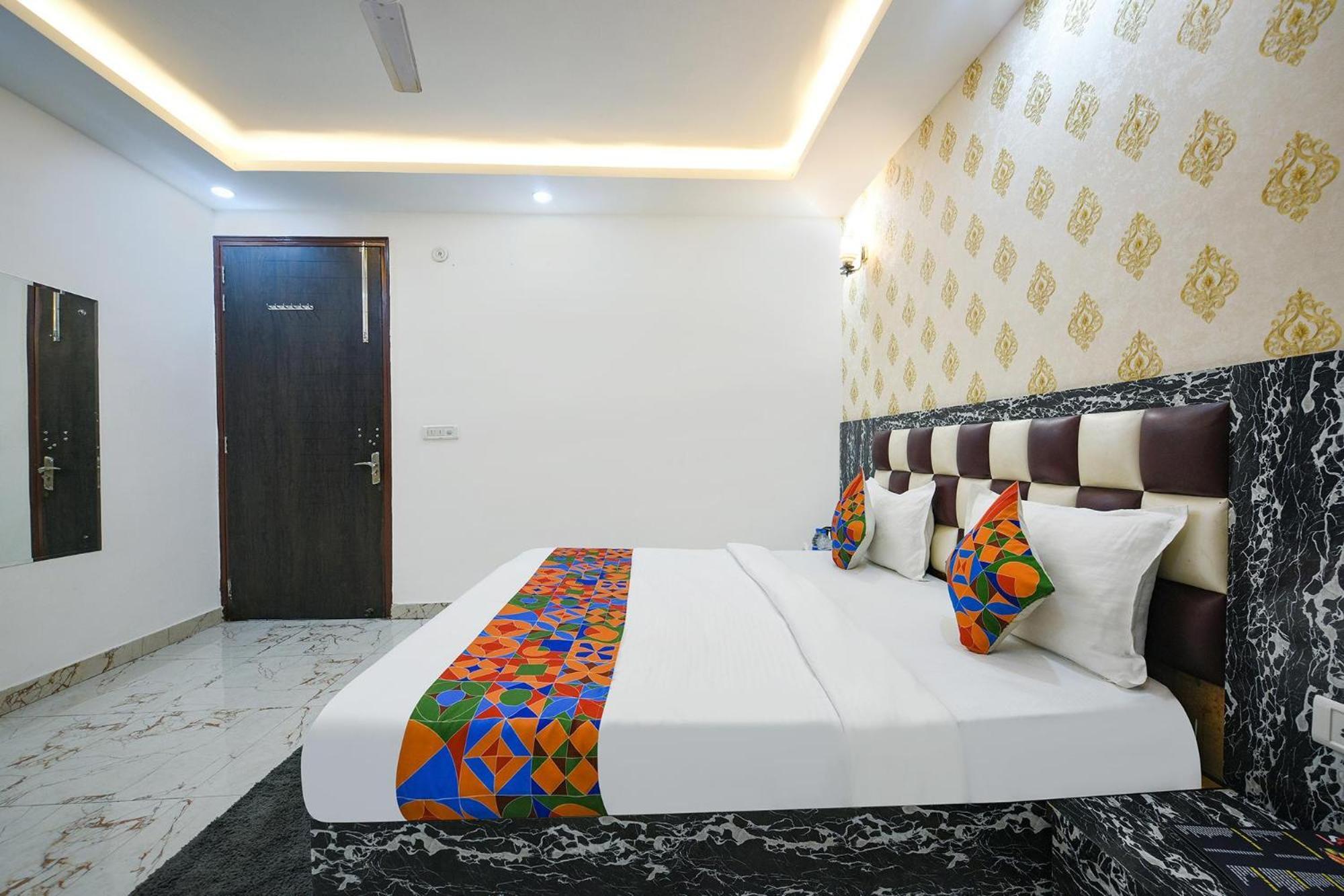 Bed & Breakfast Park Suites At Delhi Airport 3*