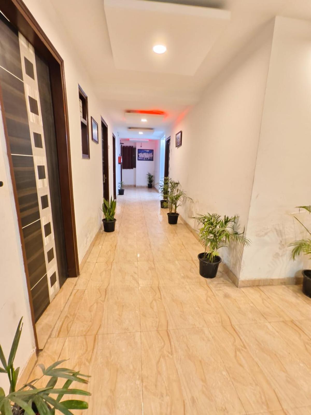 Park Suites At Delhi Airport Bed & Breakfast