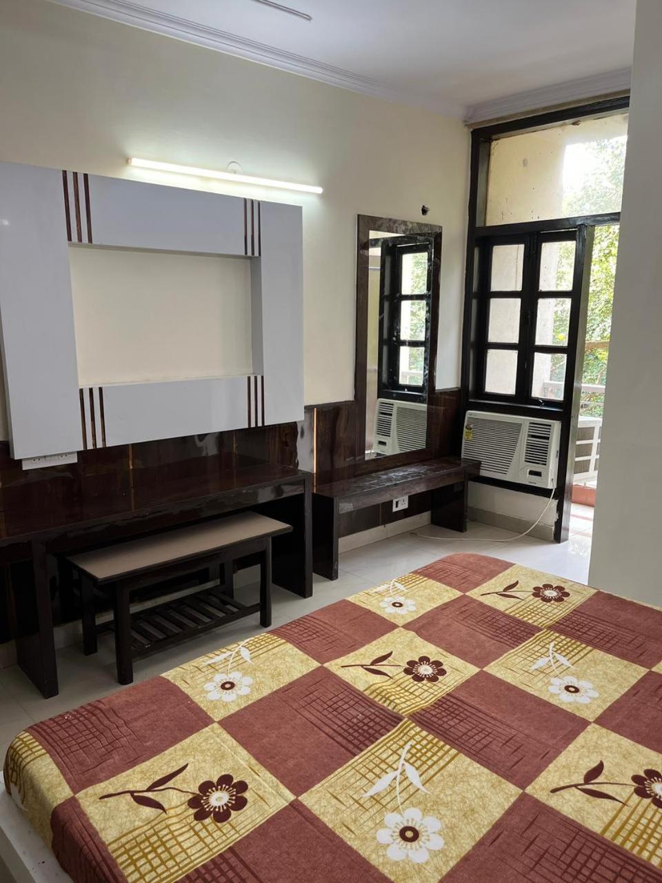 Jyoti Deluxe 2*