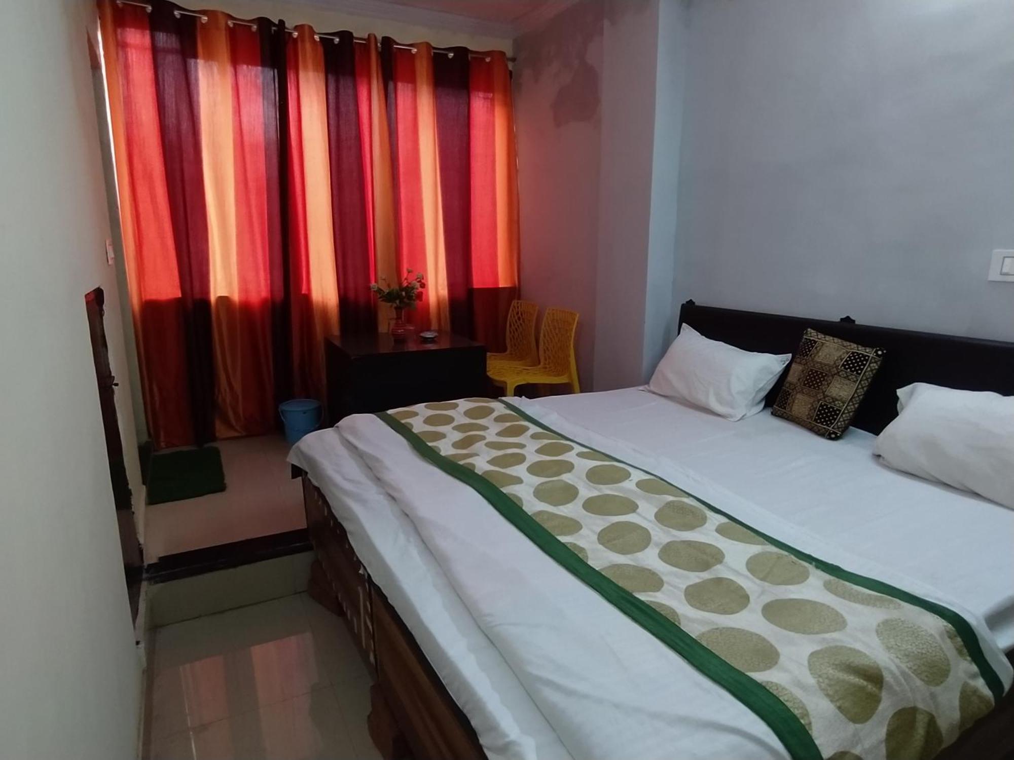 The Platform Near Us Embassy Chanakyapuri Delhi Hotel New Delhi