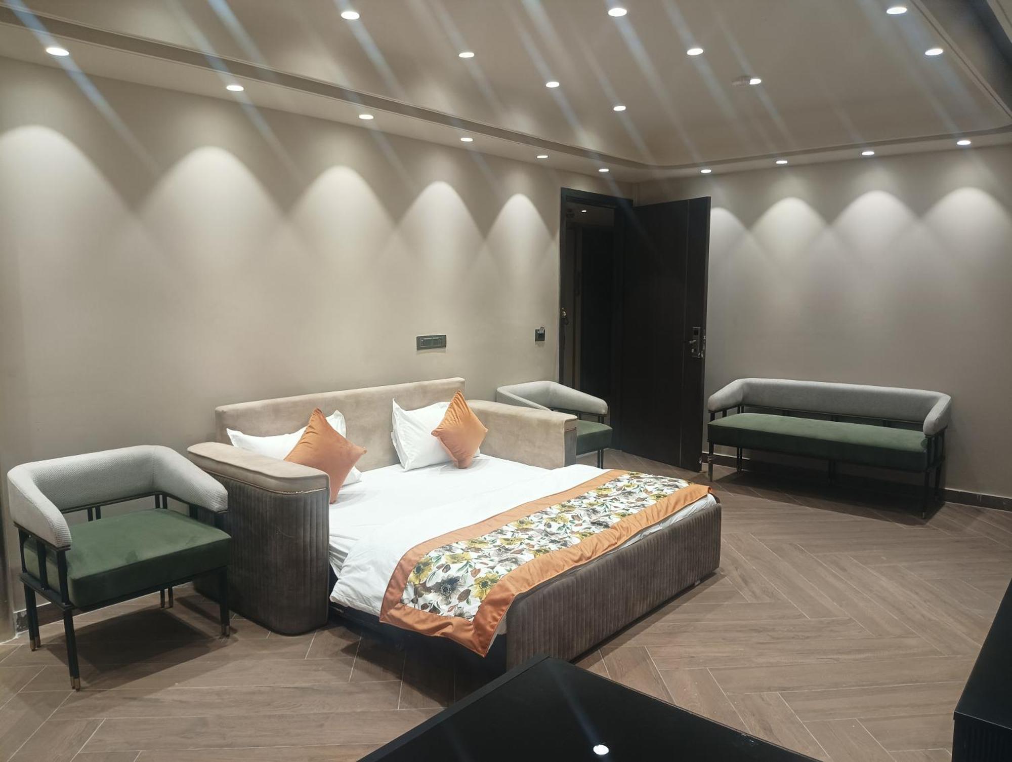 Hotel Cullinan By Qotel Janakpuri