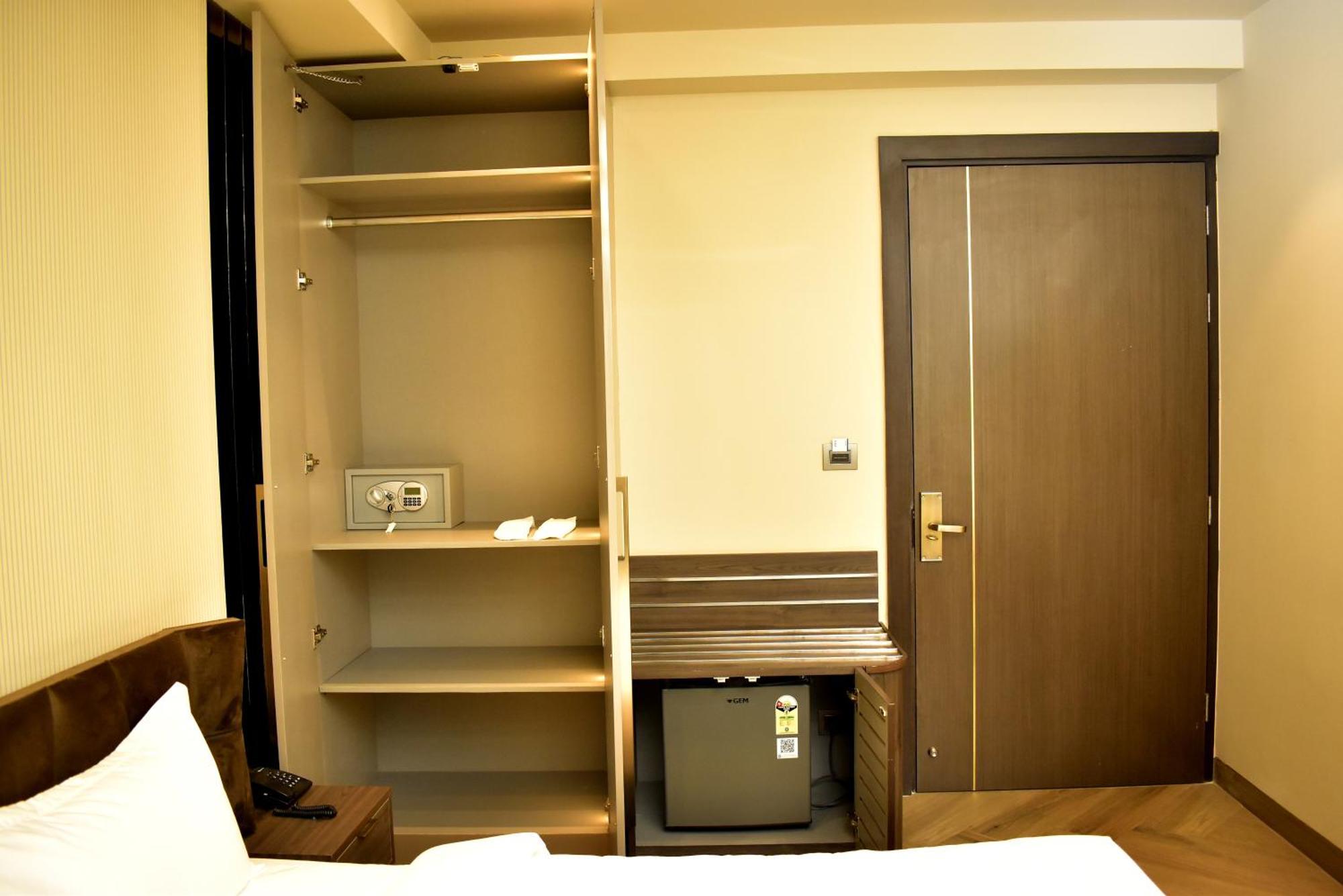Hotel Cullinan By Qotel Janakpuri