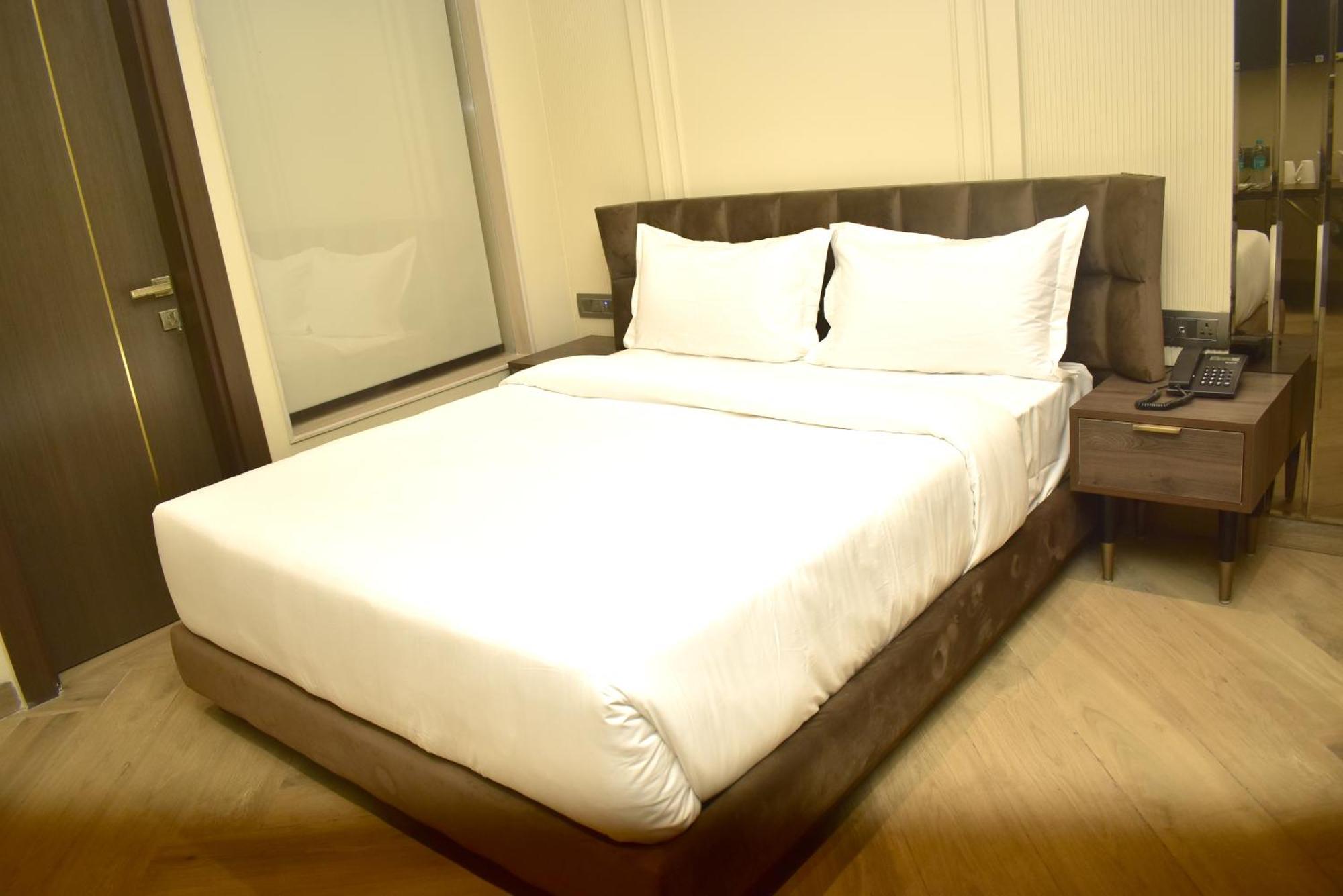 Hotel Cullinan By Qotel Janakpuri 3*