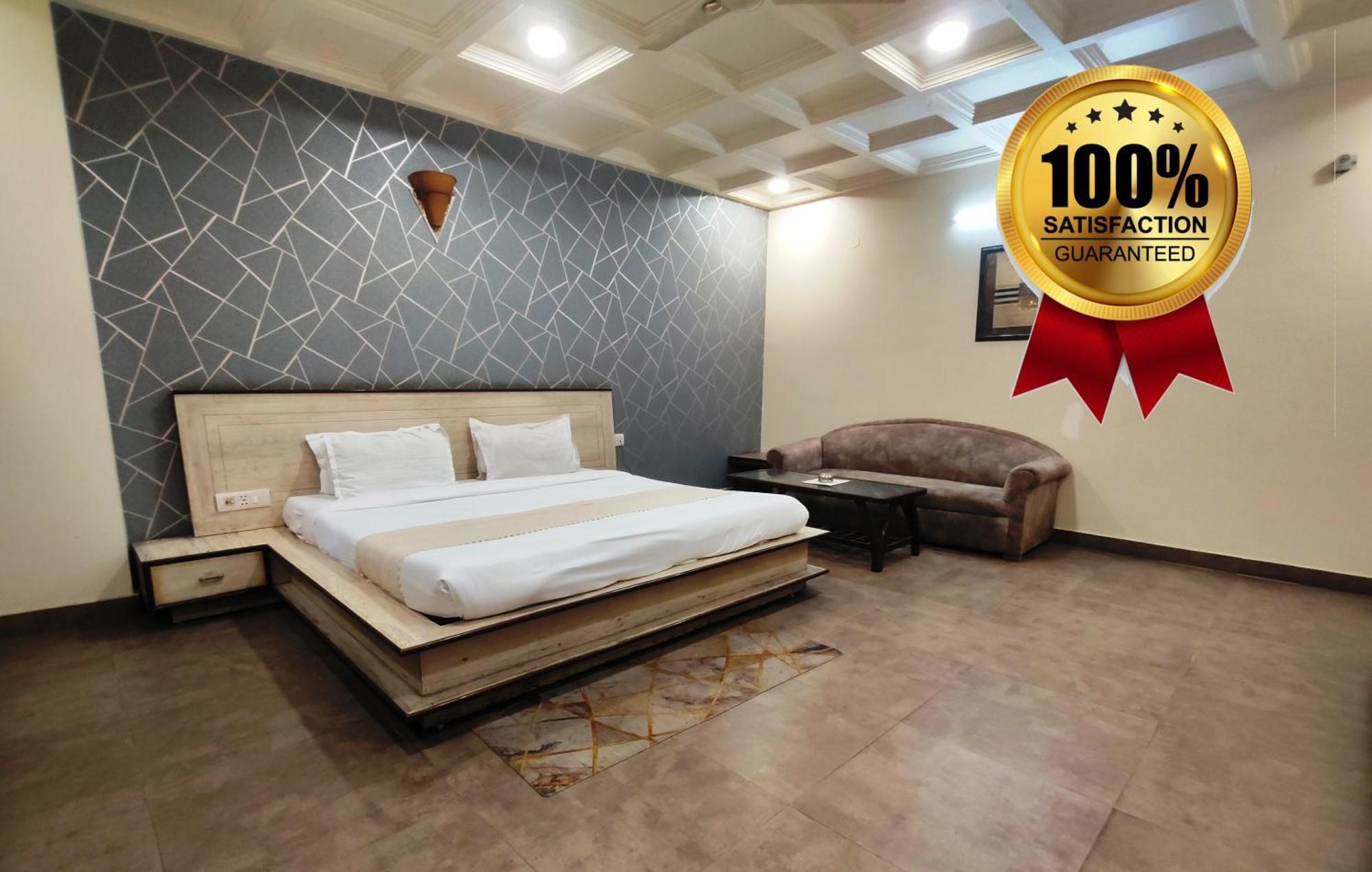 Blue Bell - Karol Bagh New 3*