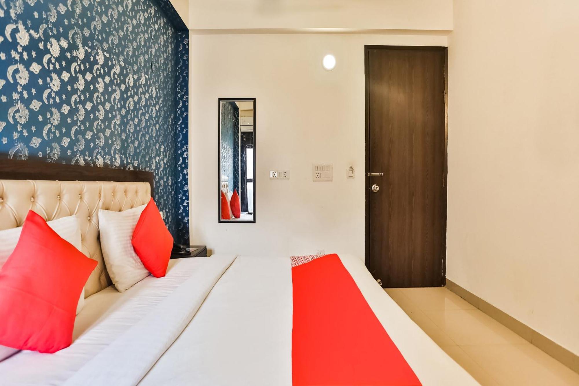 Hotel O Amenda International New Delhi