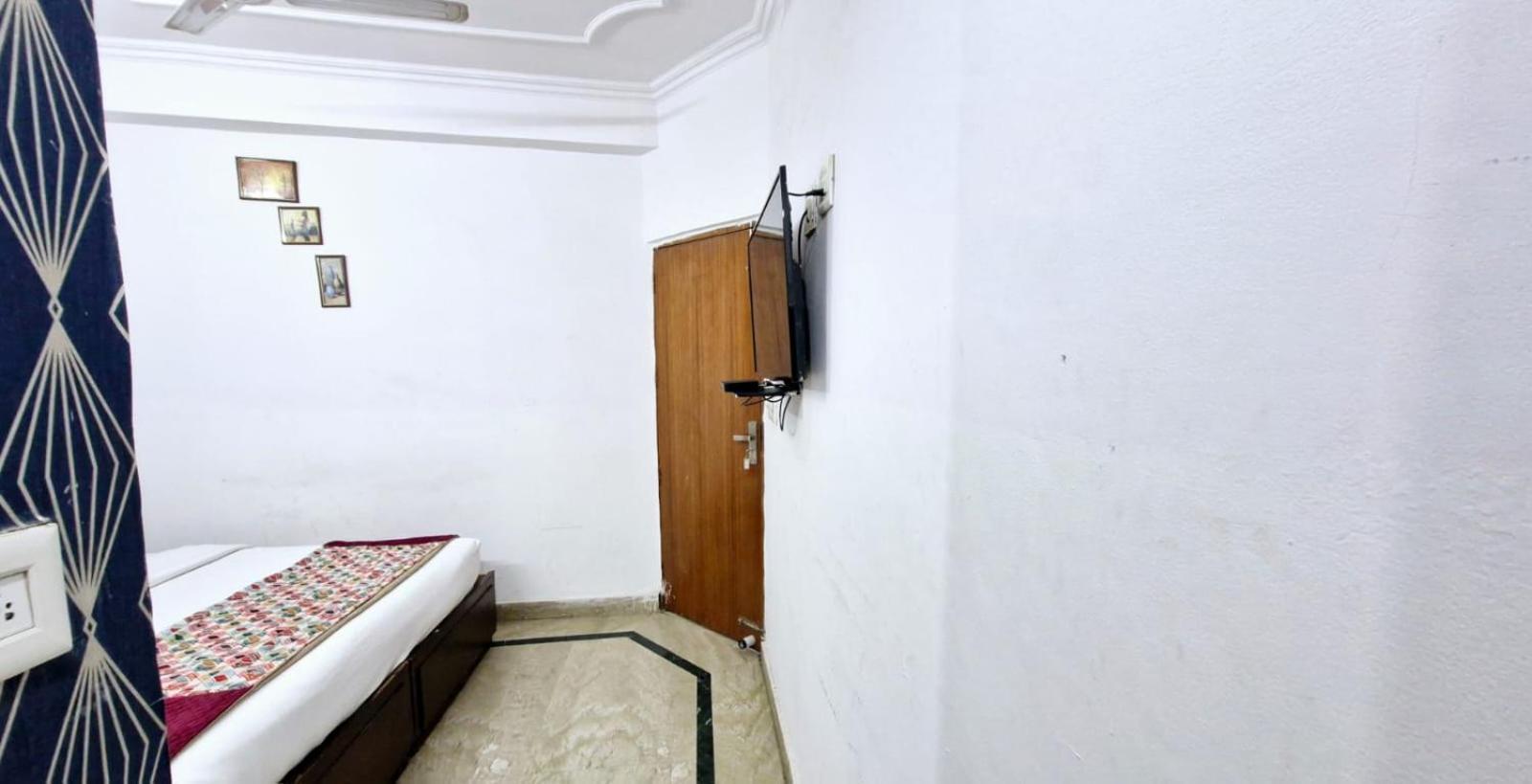 Atlas Near Igi Airport T3 Hospedagem domiciliar *