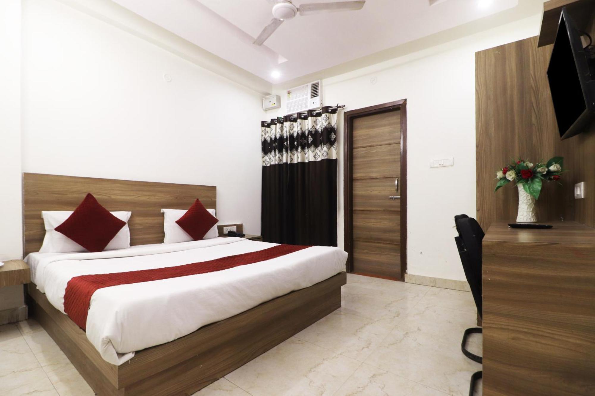 Aerostar Gold - Opposite Max Healthcare Hotel 3*