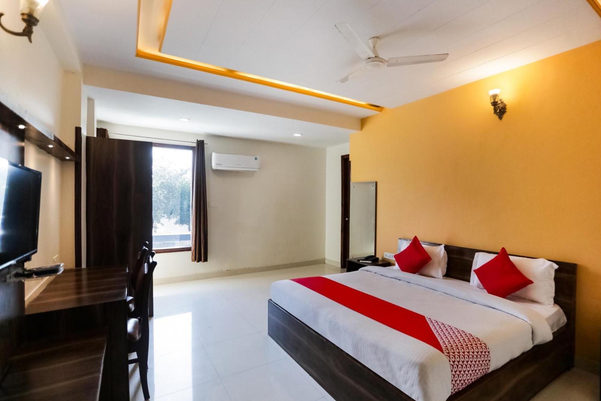 Hotel O Abhi Residency 3*