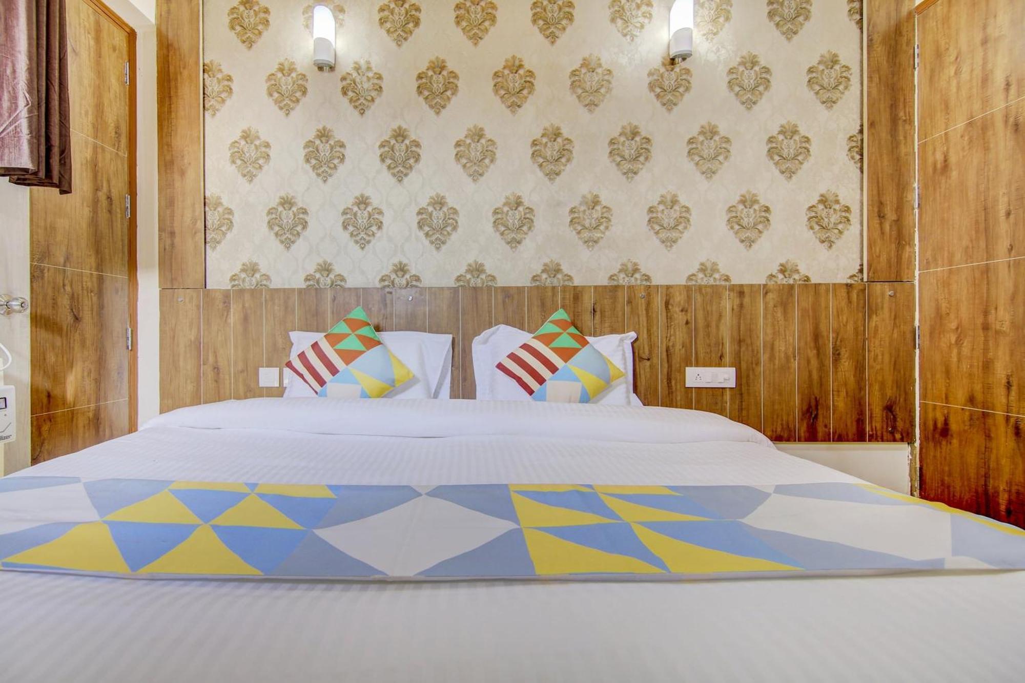 Hotel Collection O Near Prem Mandir