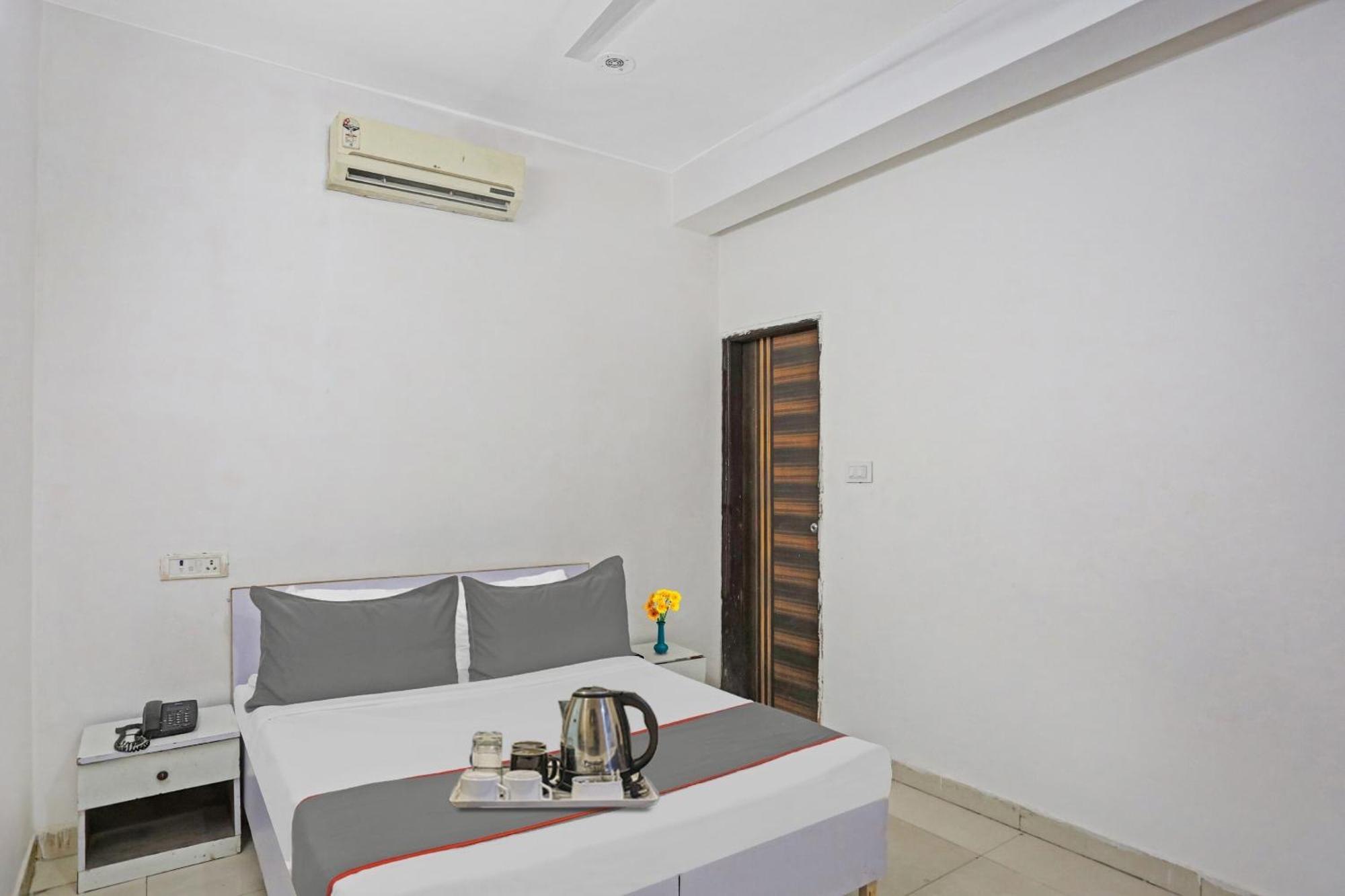 Hotel O Imperial Residency Near Dashrath Puri Metro Station New Delhi