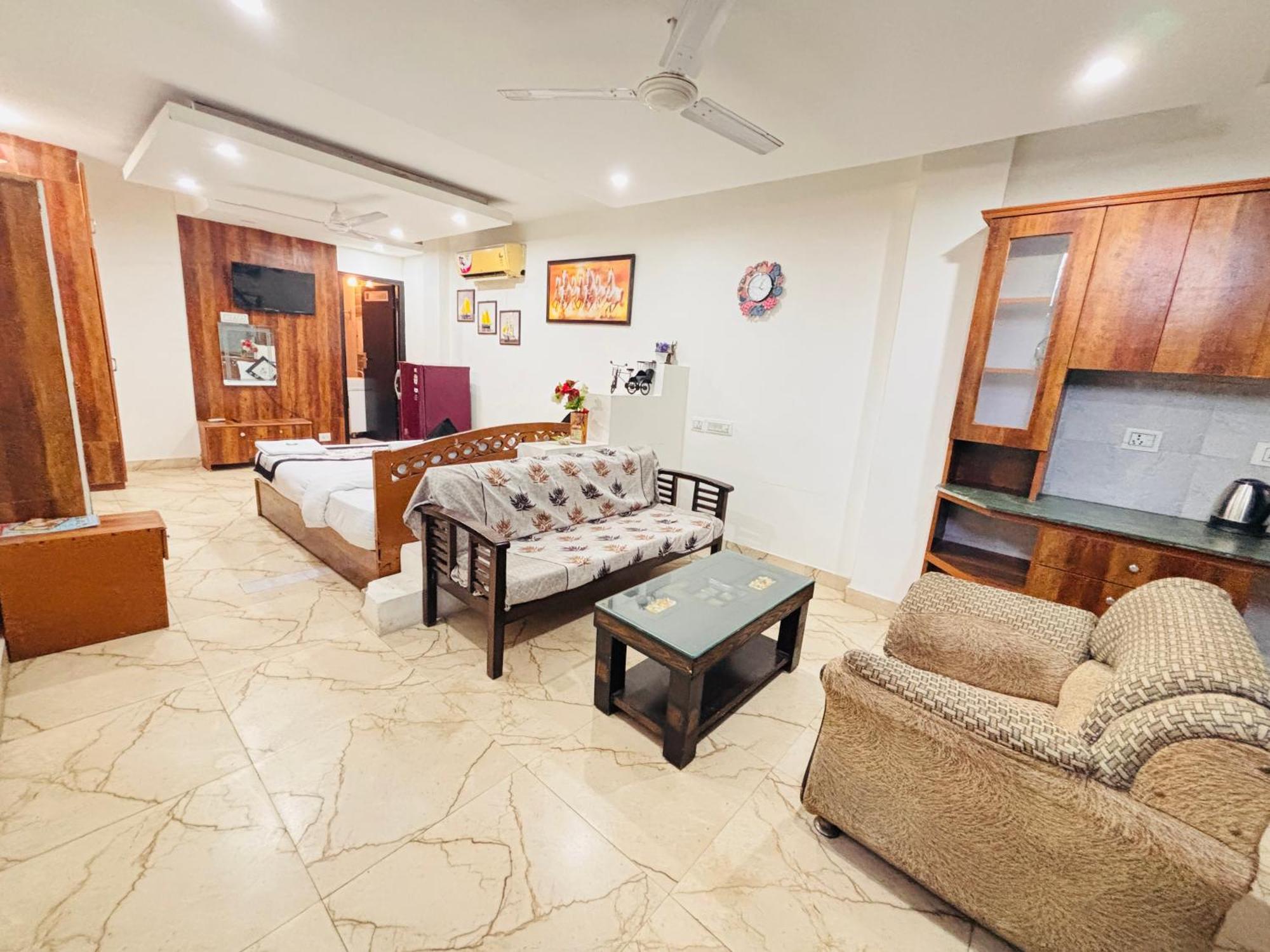 Hauz Khas Homestay *