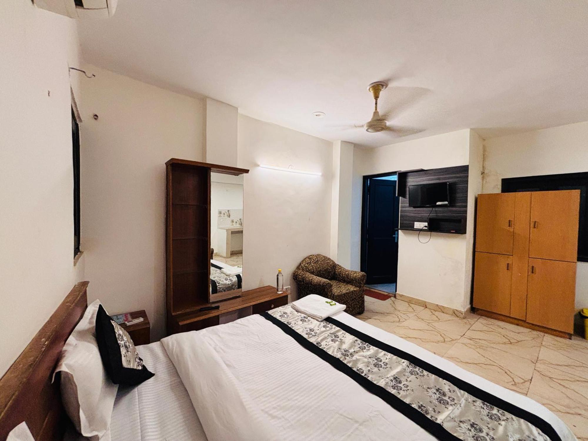 Hauz Khas Homestay *