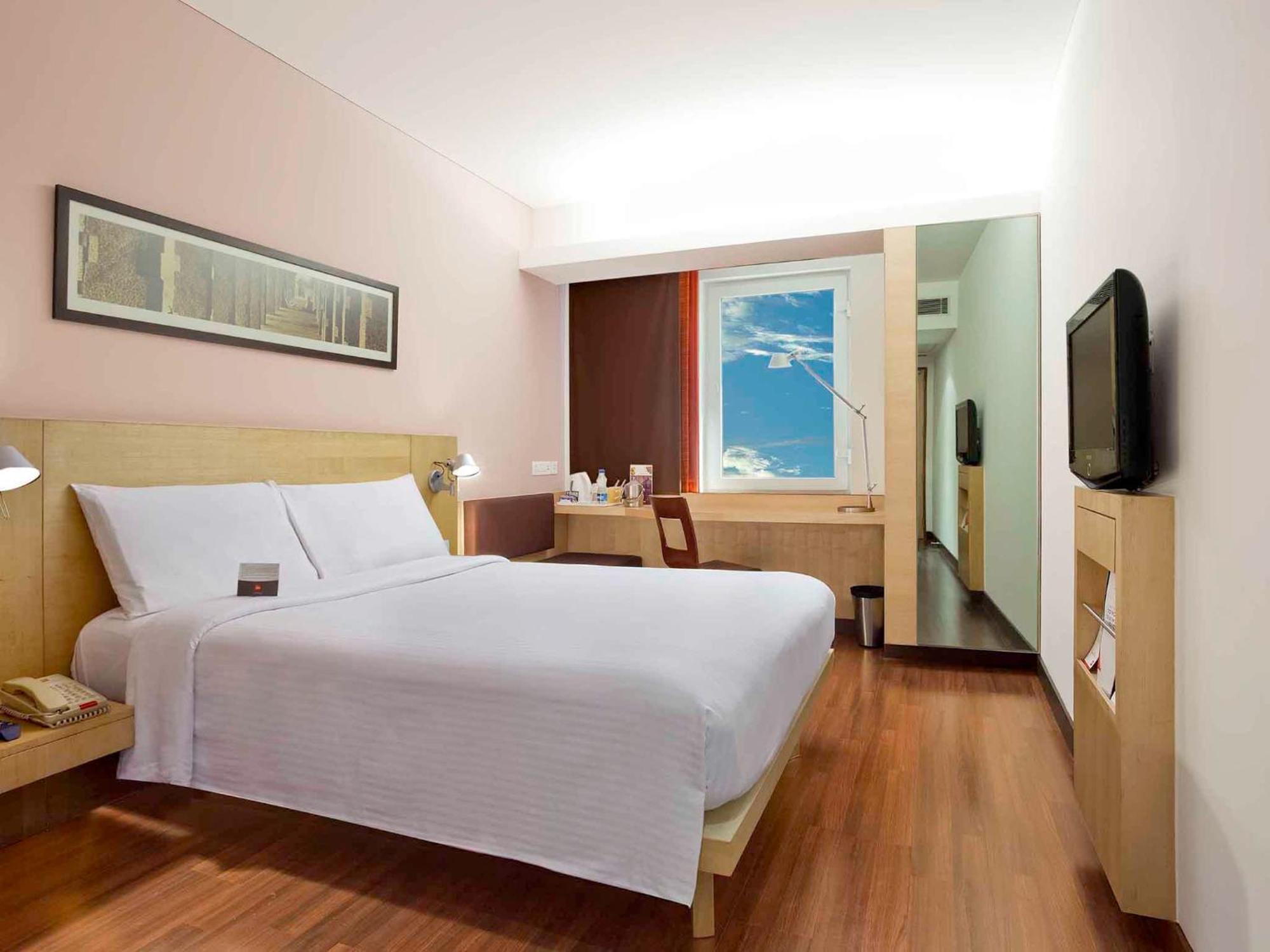 Olive Aero Hotel New Delhi