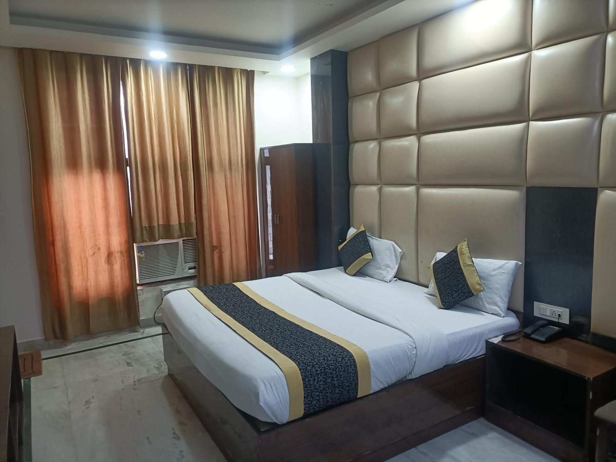 Tej Plaza Near Delhi Airport *