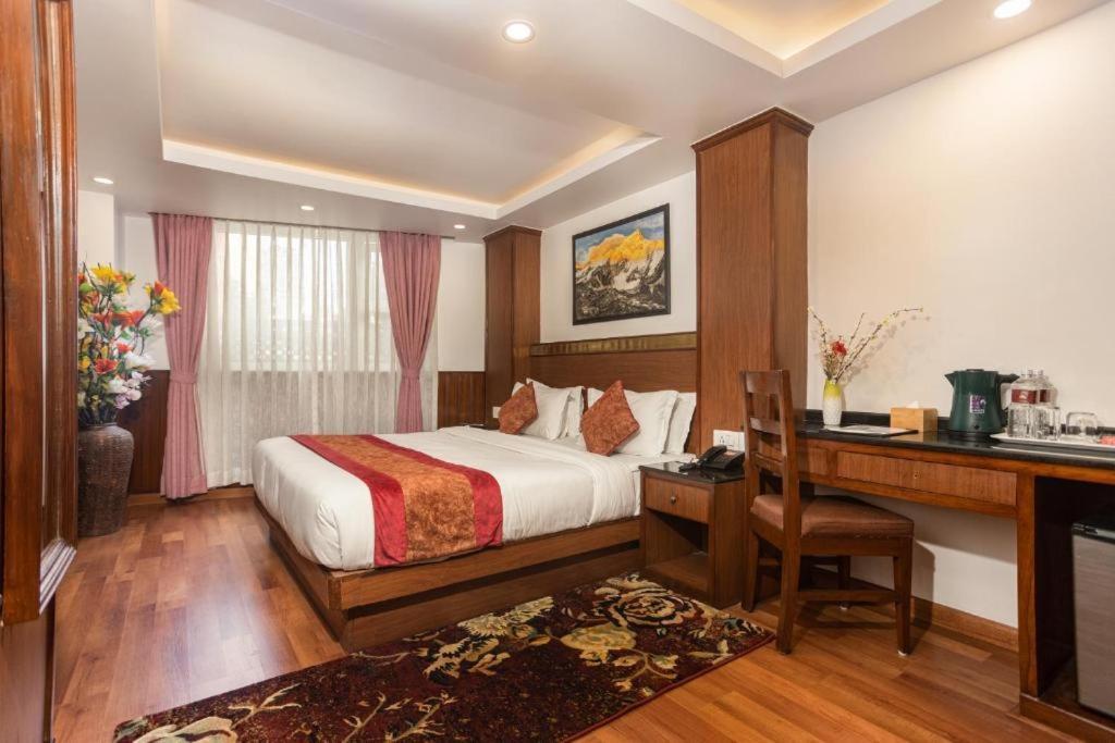 Hotel Infinity International Near Igi Airport 4*