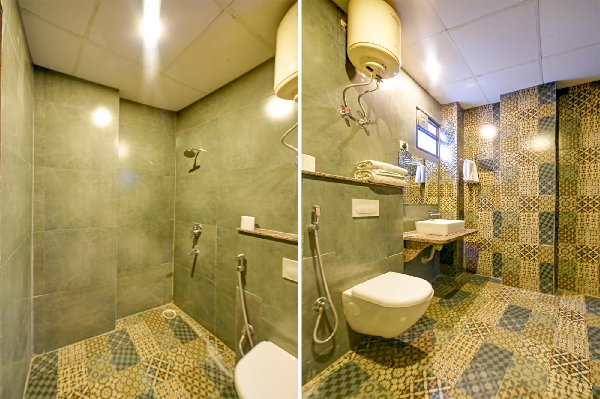 Rosewood A Family Near Delhi Airport 4*