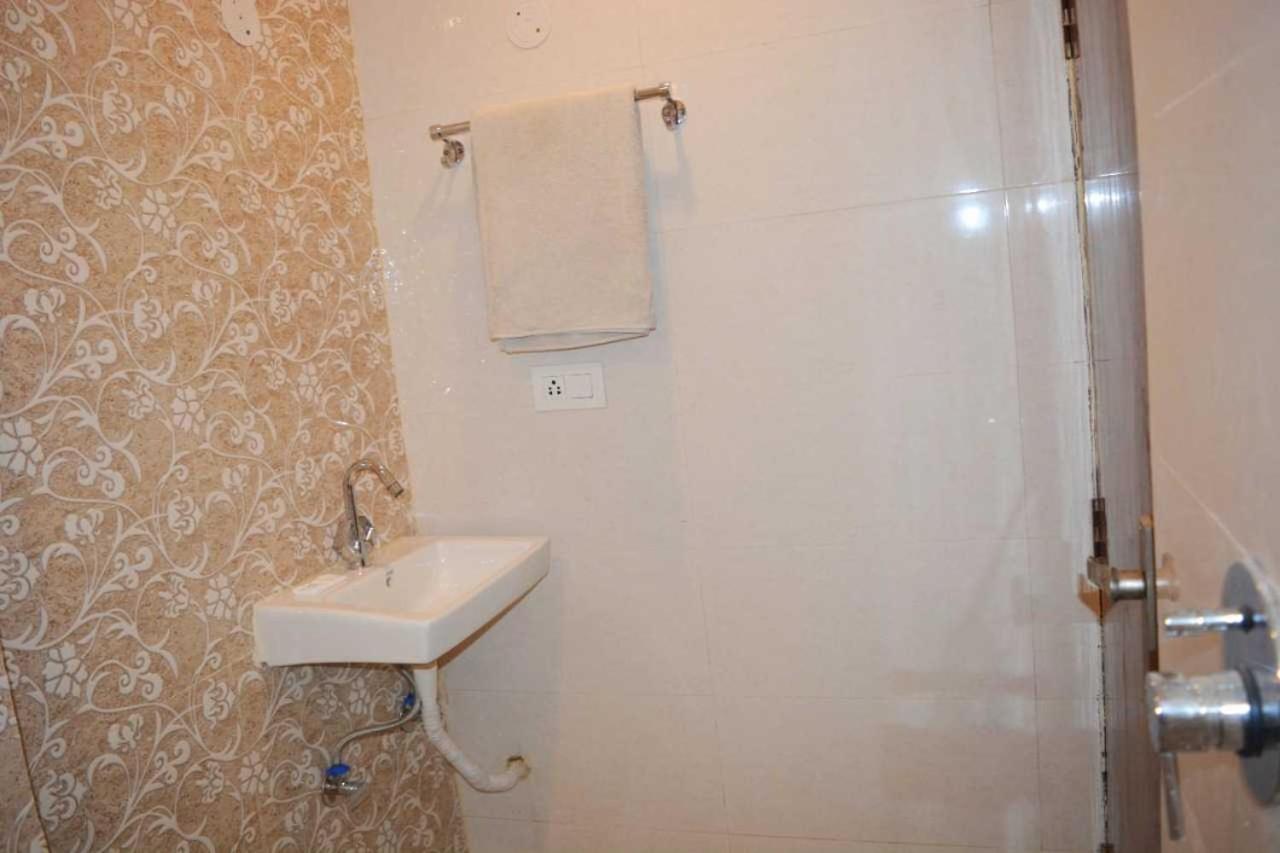 Hotel O Alpha