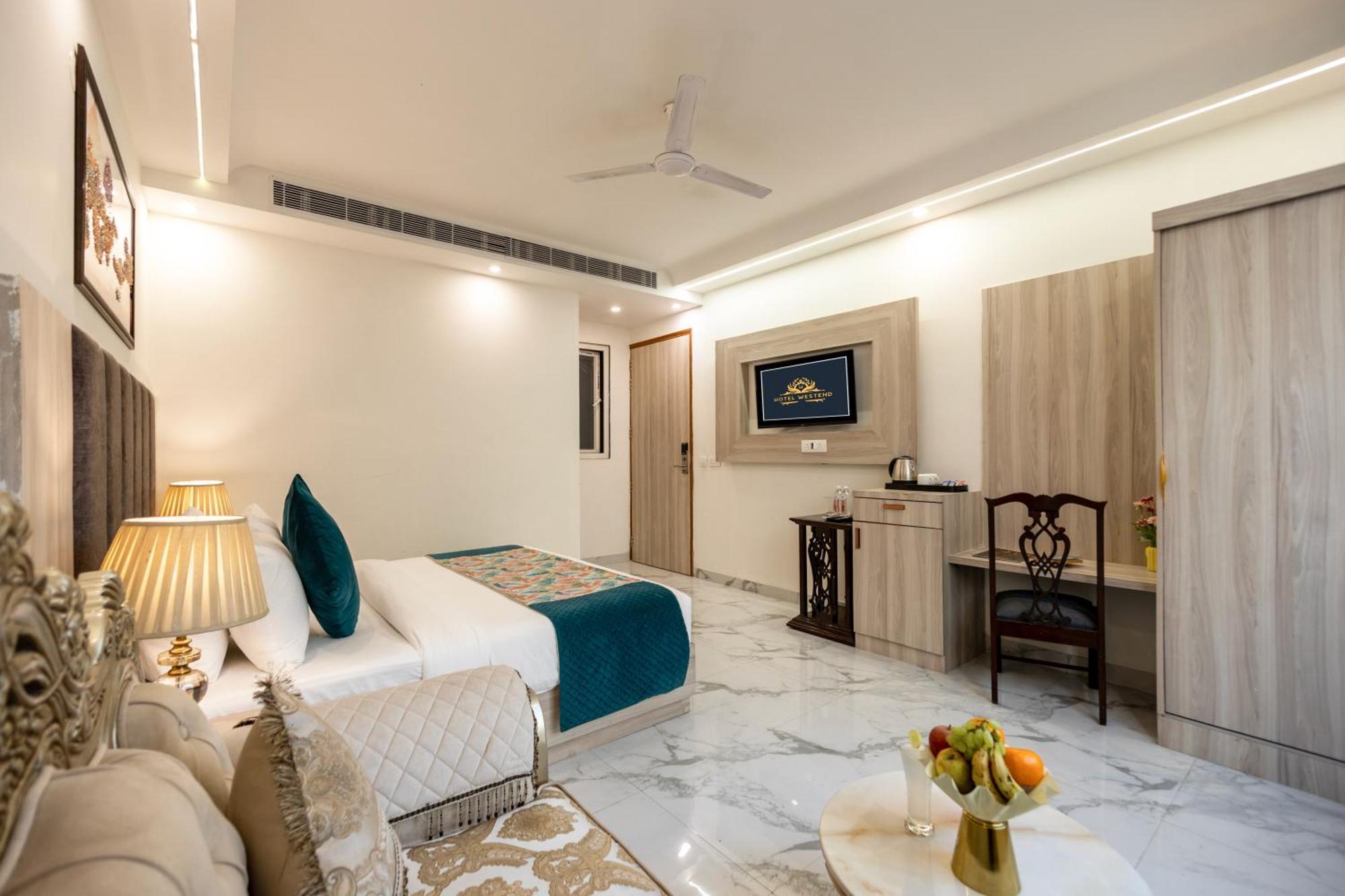 Hotel Lemon Wood By East End Delhi Airport Hotel