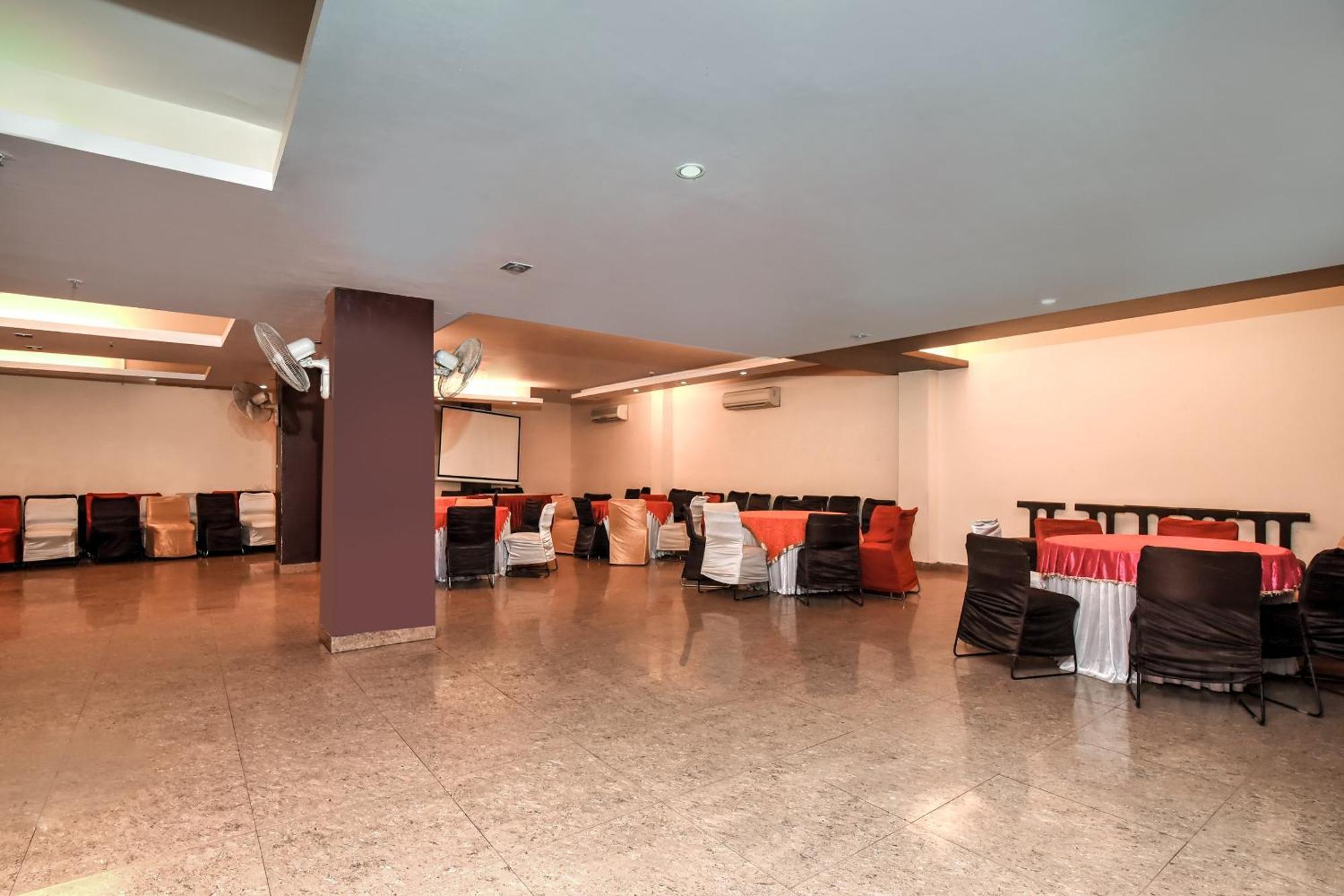 O Kochar Plaza Hotel