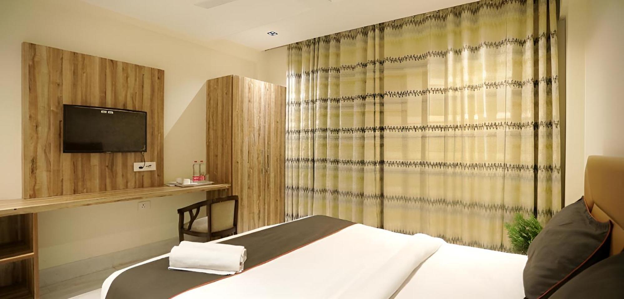 Goodluck House Near Terminal 3 Igi Airport Hotel 3*