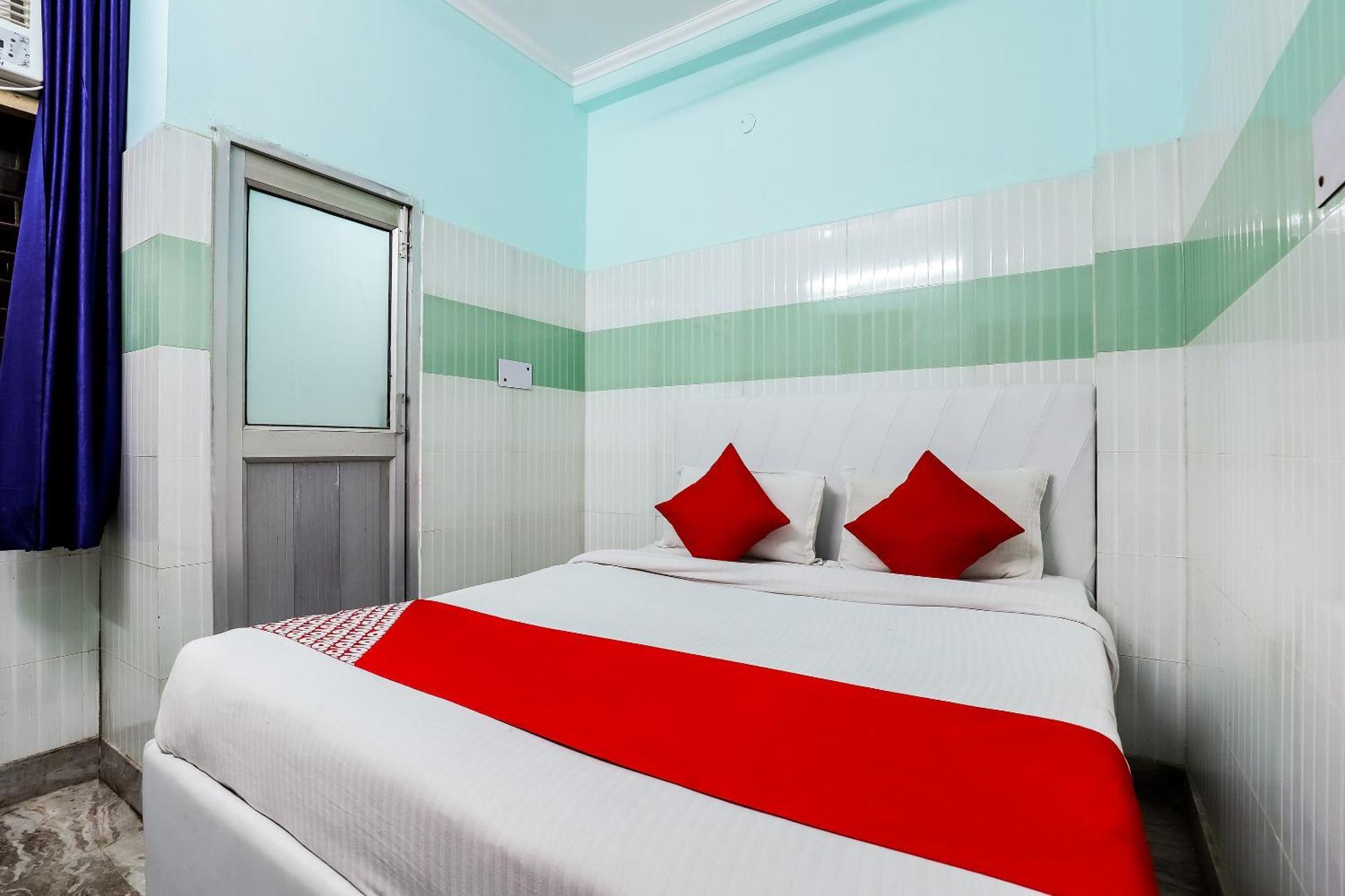 Oyo 69486 Royal Palace 4*