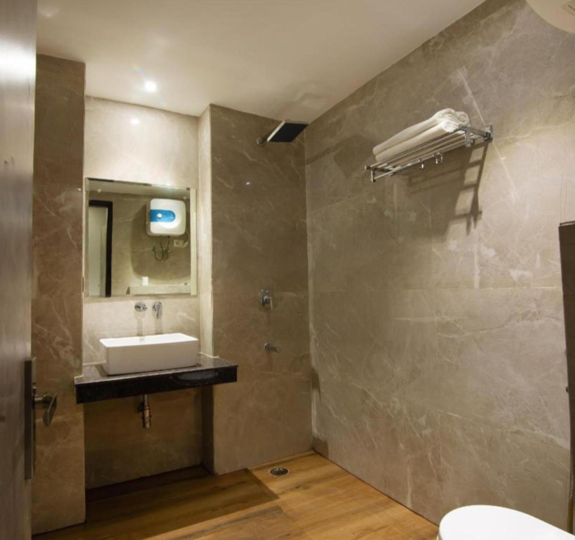 Hotel Stanley-Near Delhi Airport Hotel New Delhi