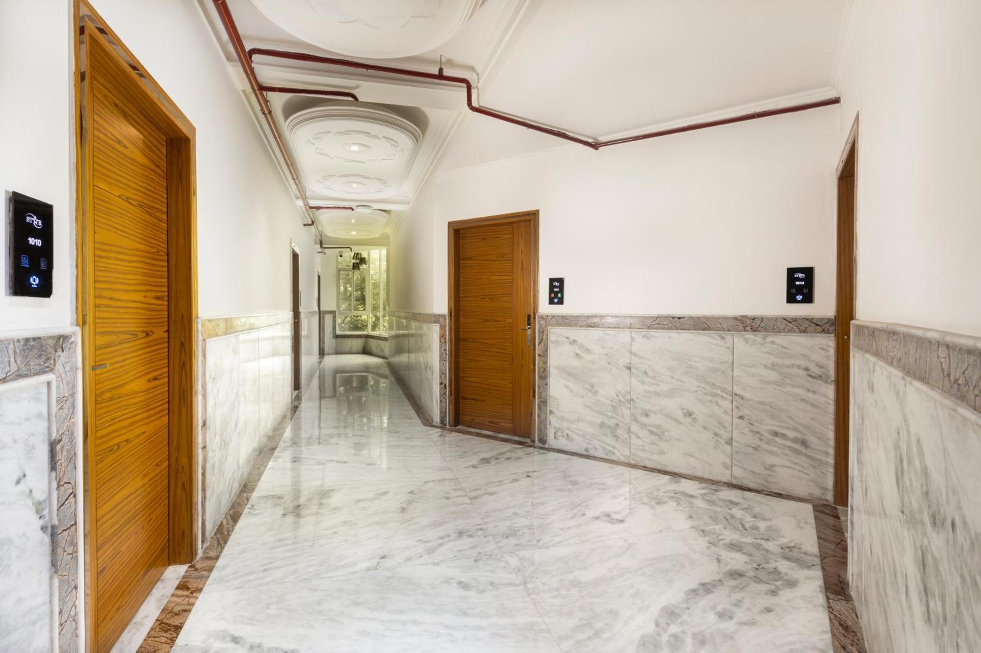 Hotel Star By Star Group- Near Delhi Airport 3*