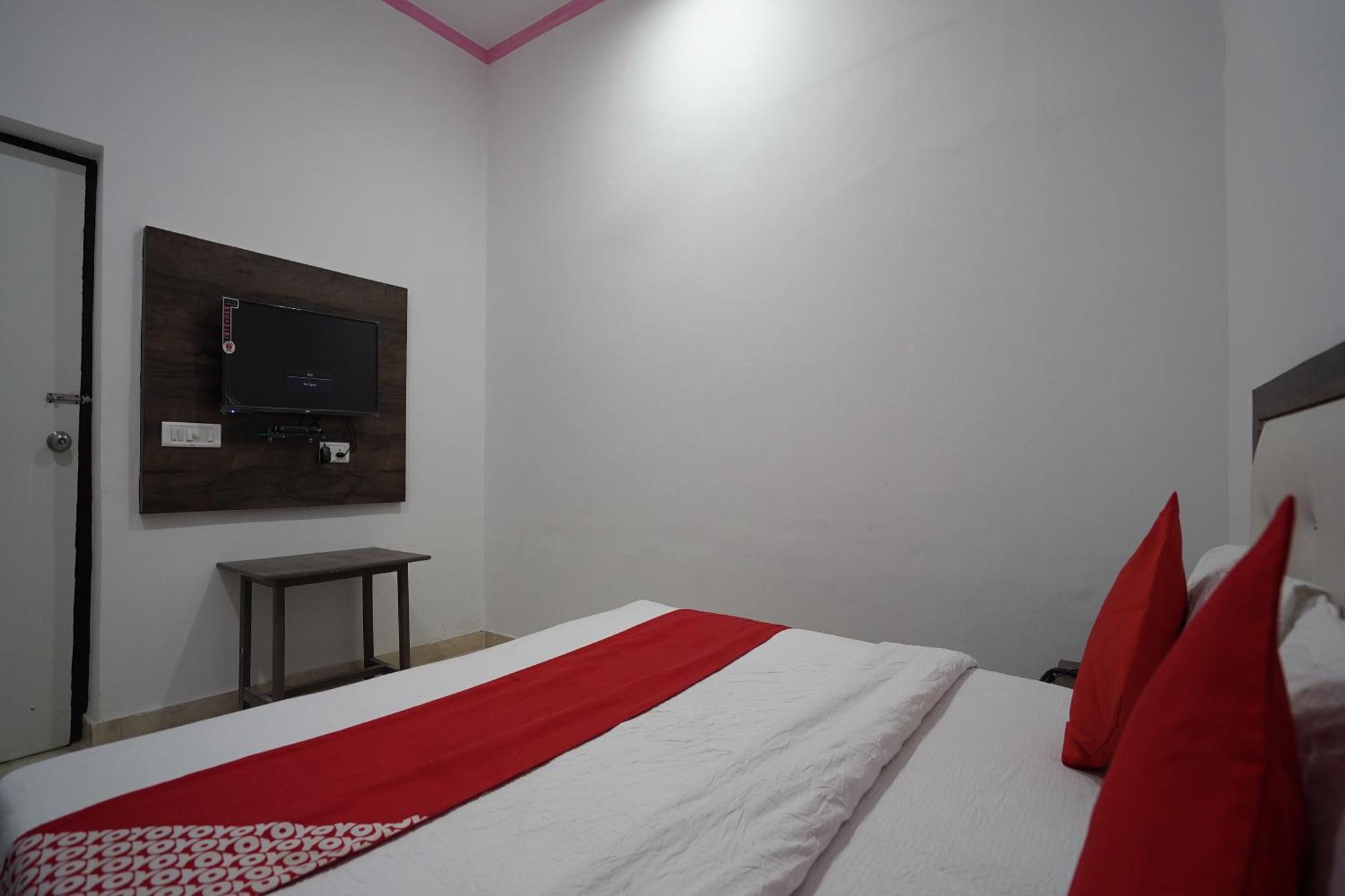 O White House 4*