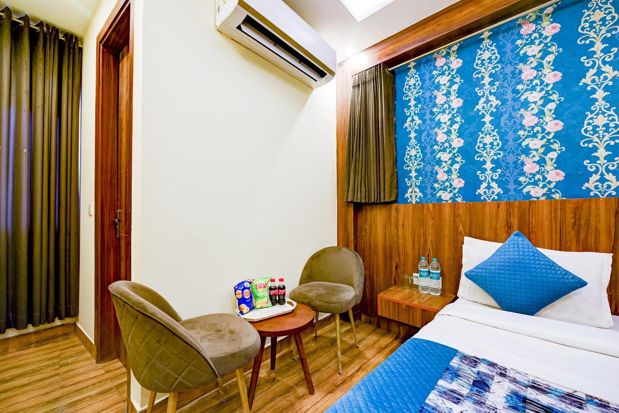 Rosewood A Family Near Delhi Airport Hotel 4*