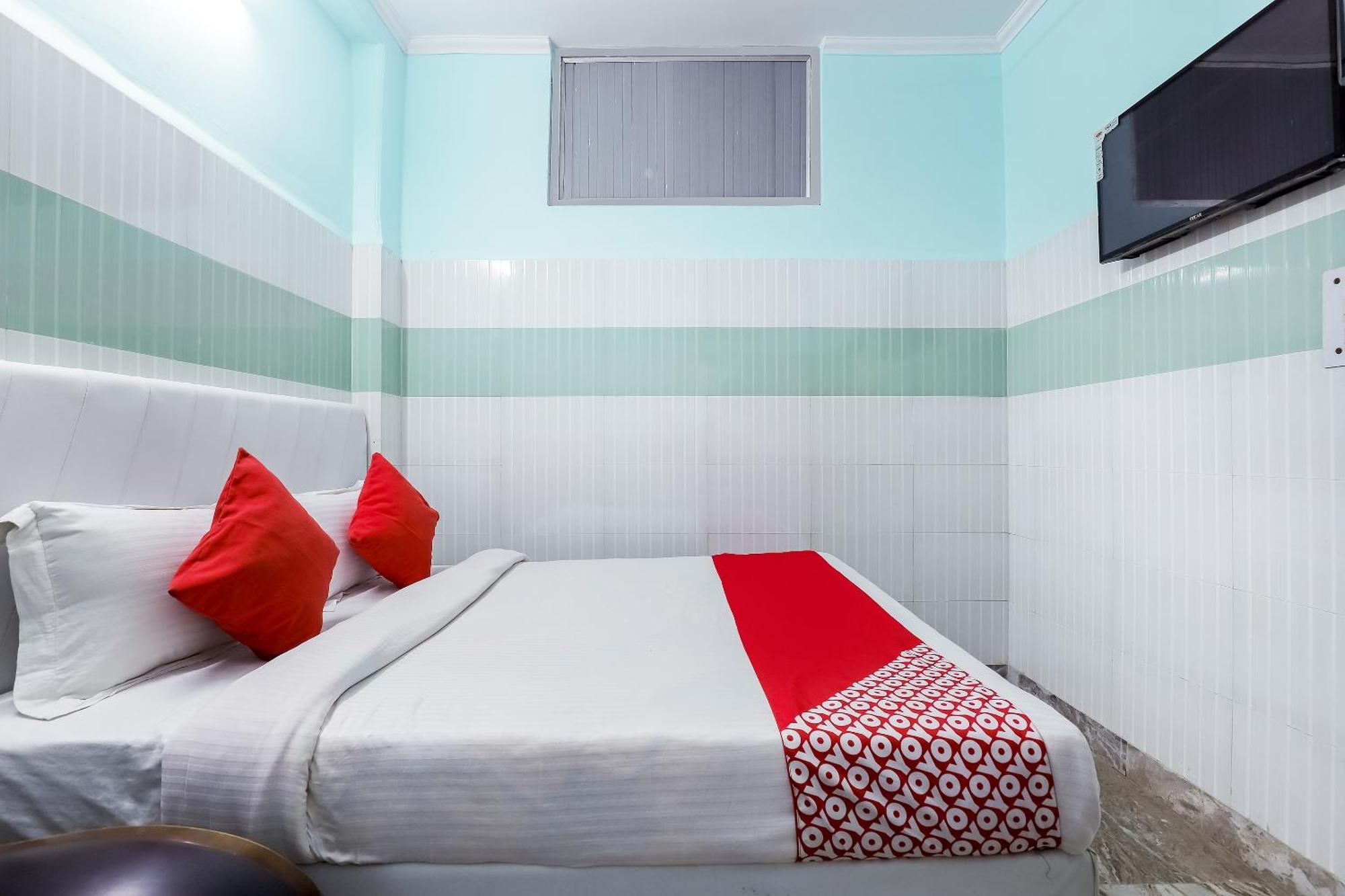 Oyo 69486 Royal Palace Hotel 4*