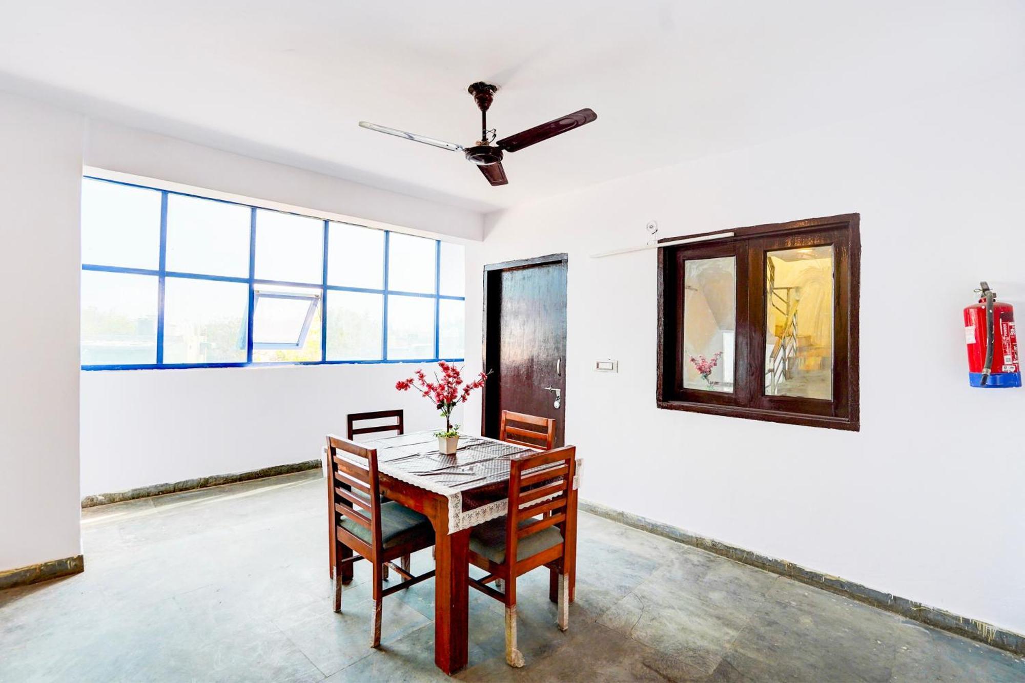 Oo Shyam Residency Near Samaypur Badli Metro 4*