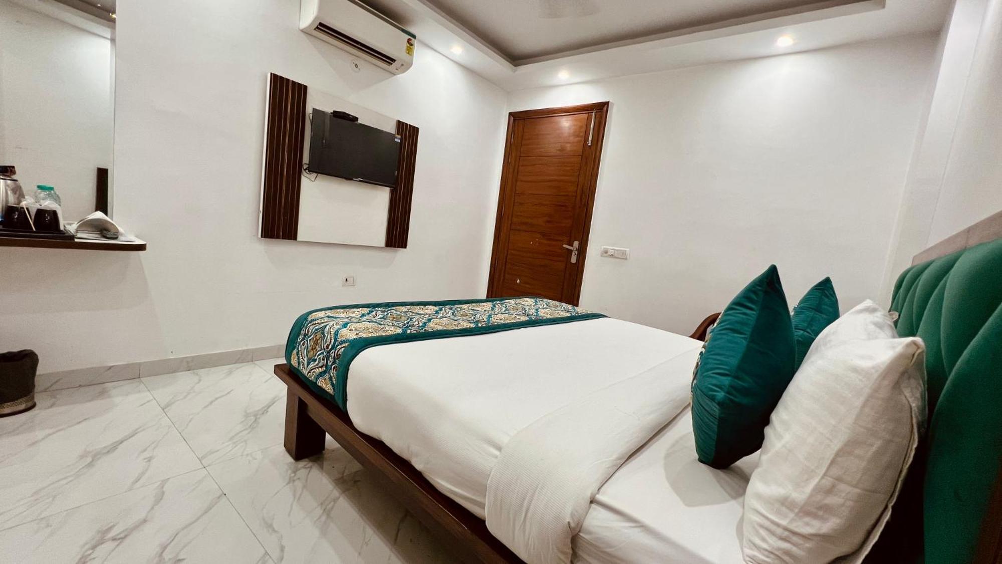 Palm View By Jmd Group New Delhi