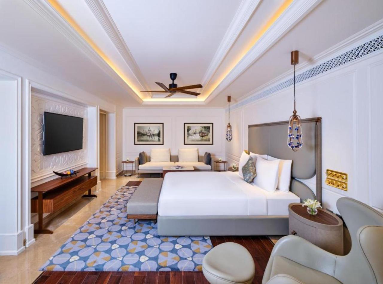 Rosewood Near Delhi Airport Hotel