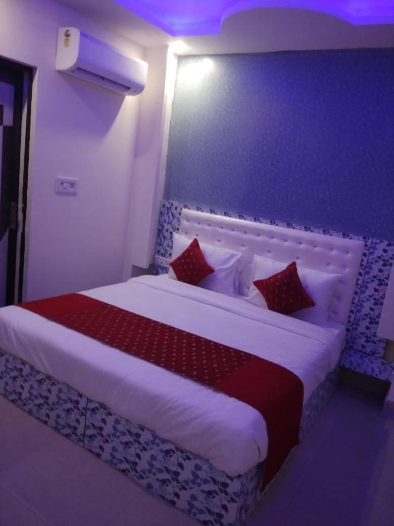 Hotel Gross Luxury Near Delji Airport New Delhi