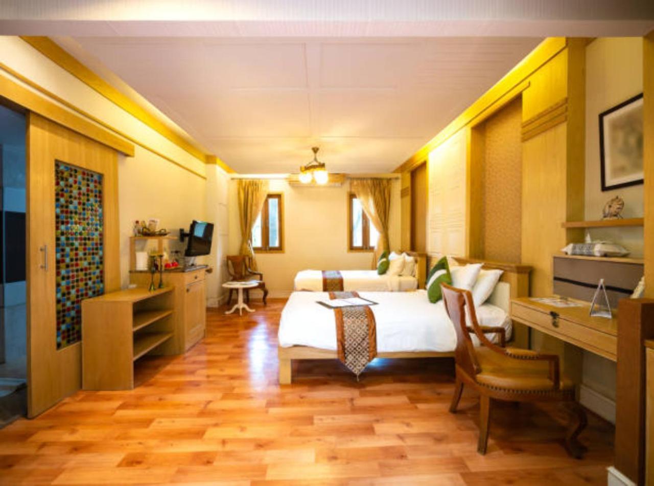 Rosewood Near Delhi Airport Hotel