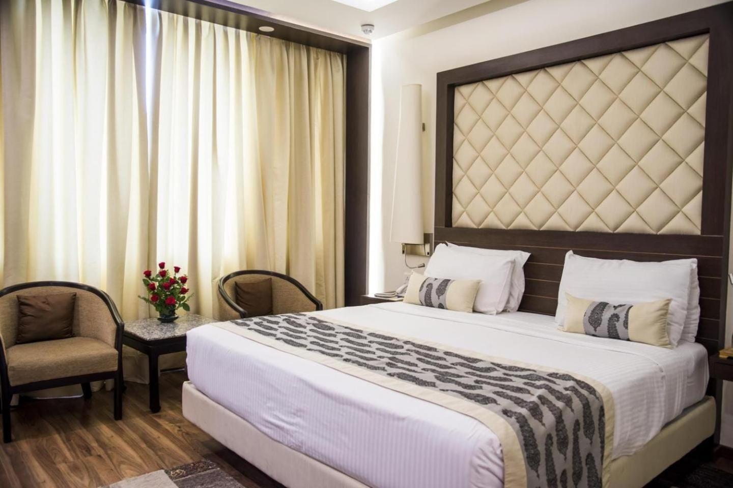 Costaa La Cage Near Delhi Airport By Gross Group 4* New Delhi